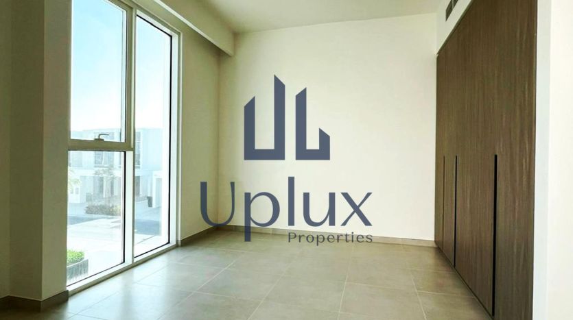 Corner Unit | Upgraded | Landscape Garden